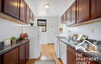 823 W Waveland Ave