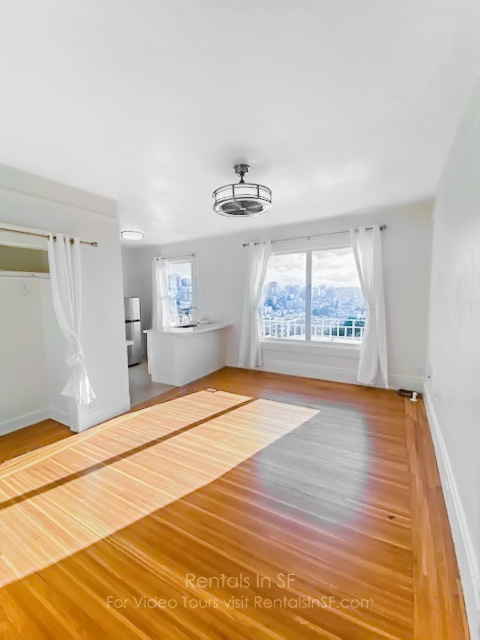 2245 LARKIN