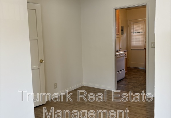1480 E CHEVY CHASE DR