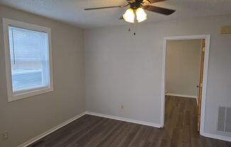 2 beds, 1 bath, $925, Unit APARTMENT 8