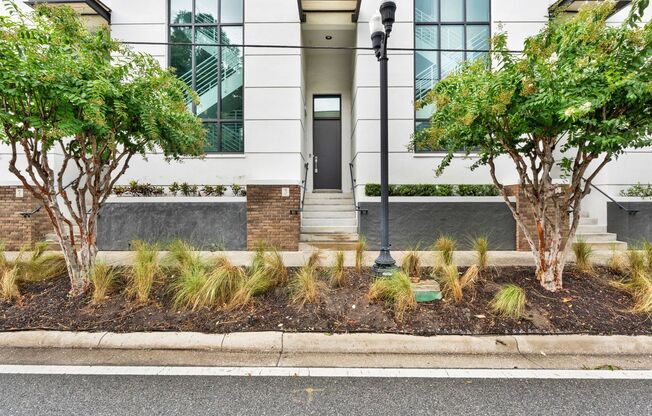 Luxury 2 Bedroom 2.5 Bath Townhome In Downtown Orlando