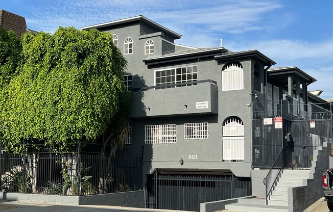 821 S Gramercy, Los Angeles