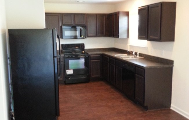 3 beds, 2 baths, $1,895