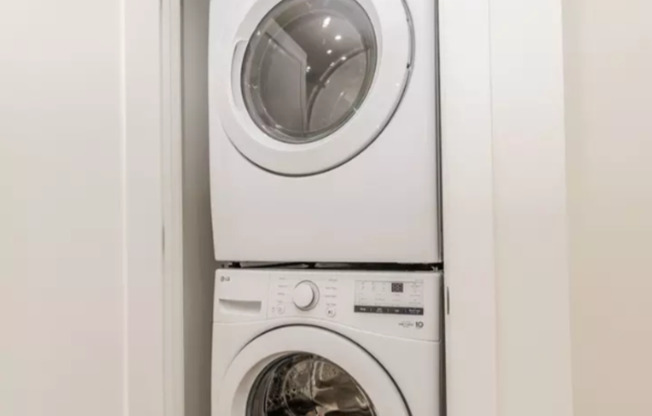 1056 N Central Park Ave