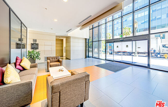 1 bed, 2 baths, 1,130 sqft, $2,700, Unit 313