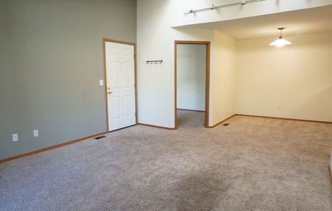 Super Cute, Move-in Ready, Spacious, 2nd Floor Condo in Arvada for Rent with Updates and Extras!