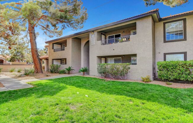 Downstairs 1 Bedroom Condo!!