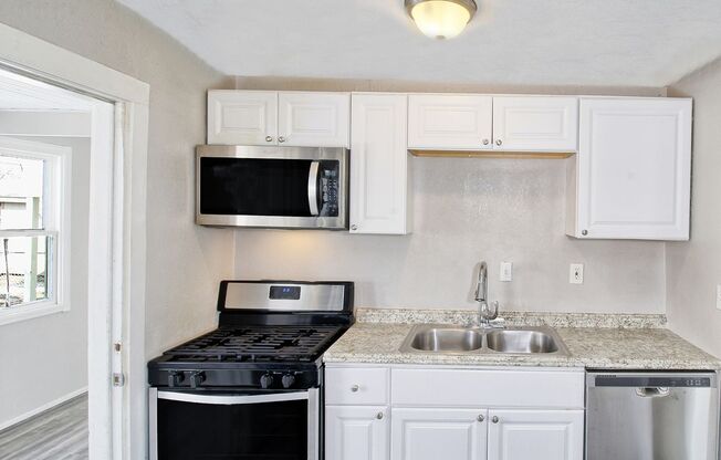 5 beds, 2 baths, $2,300