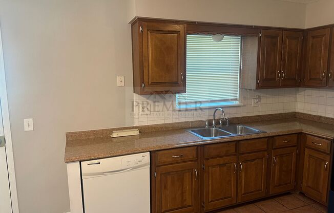 3 beds, 2 baths, $1,450