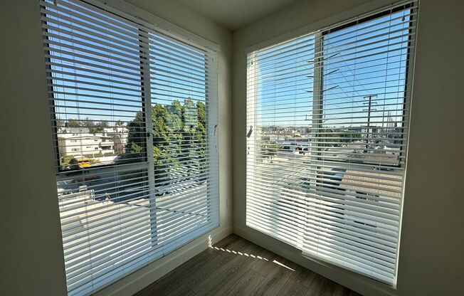 1 bed, 1 bath, 650 sqft, $3,200, Unit 403