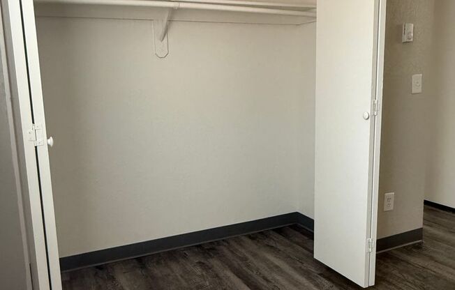 1 bed, 1 bath, $855, Unit 301