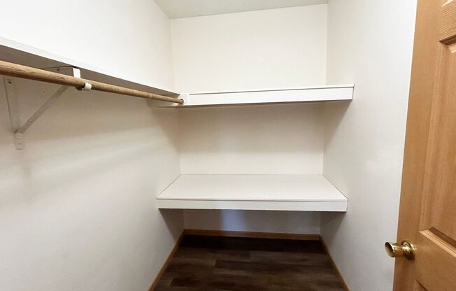2 beds, 1 bath, 1,040 sqft, $935, Unit 2599-322