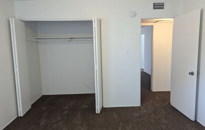 2 beds, 1 bath, $1,200, Unit A