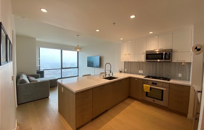 1 bed, 1 bath, 907 sqft, $3,250, Unit 2514