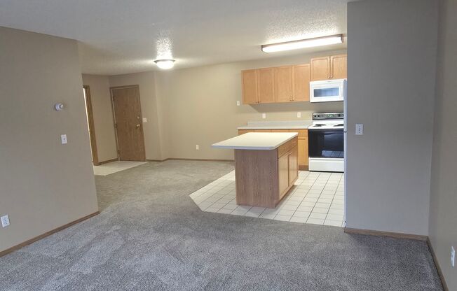 2 beds, 1 bath, 1,023 sqft, $1,175, Unit 2801-179