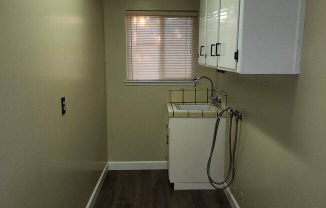 3 beds, 2 baths, $2,300