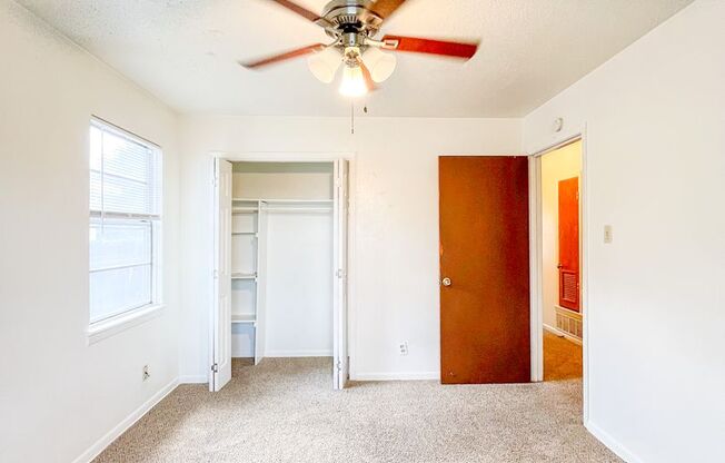 3 beds, 1 bath, $1,095