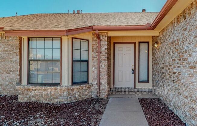 5201 TAMARIZ NW