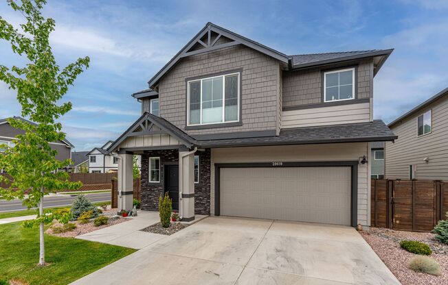 Spacious 5 Bedroom Corner Lot Home in SE Bend! 20618 SE Gemstone Ave