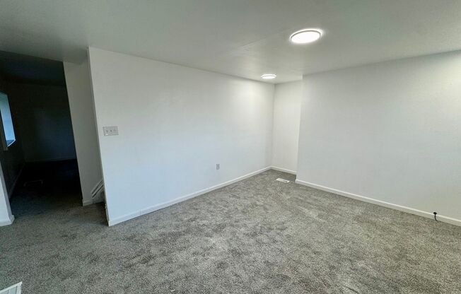 Charming 3 Bed 1 Bath Home! Recently Updated!