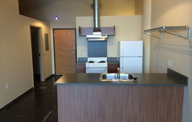 1 bed, 1 bath, 650 sqft, $1,550, Unit 410