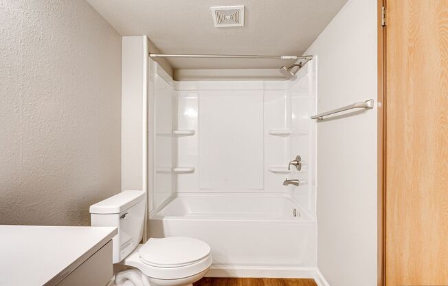 1 bed, 1 bath, 725 sqft, $1,099, Unit AA205