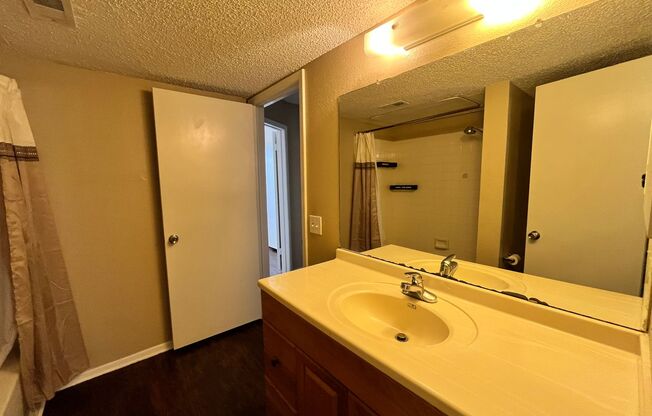 2 beds, 1 bath, $1,350