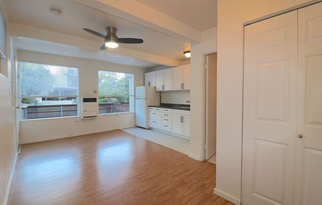 Dove Street 3720-3722