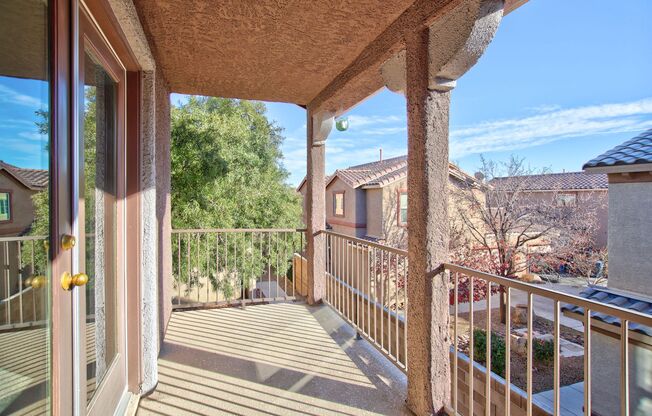 **MOVE IN SPECIAL!!** ONE MONTH FREE W/ 14 MO. LEASE!!