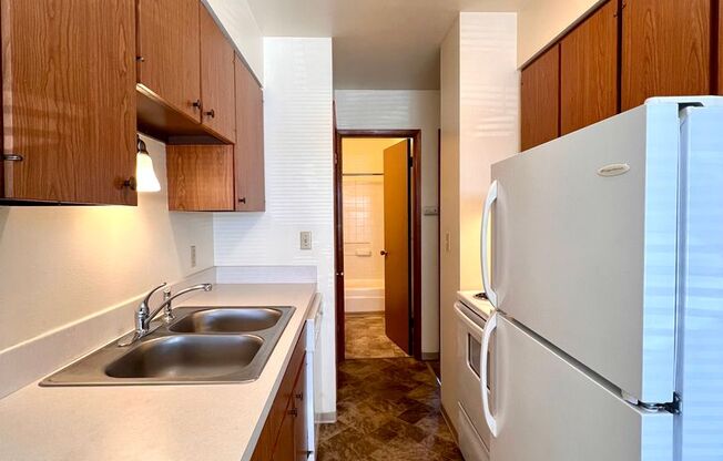 1 bed, 1 bath, 600 sqft, $925, Unit O-1