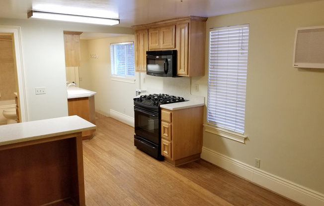 1 bed, 1 bath, 555 sqft, $1,375, Unit Unit 6