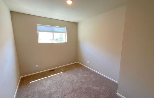 3 beds, 2.5 baths, $2,550