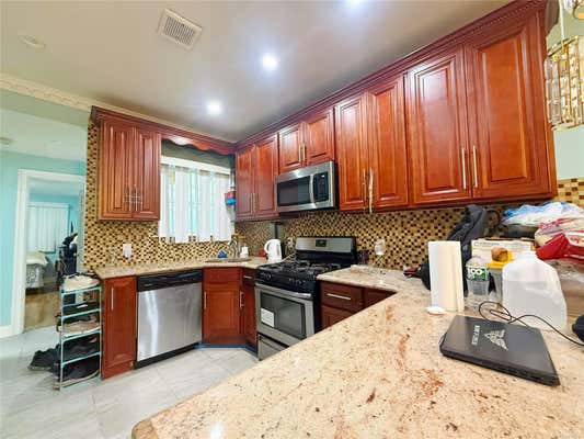 2 beds, 1 bath, $2,699