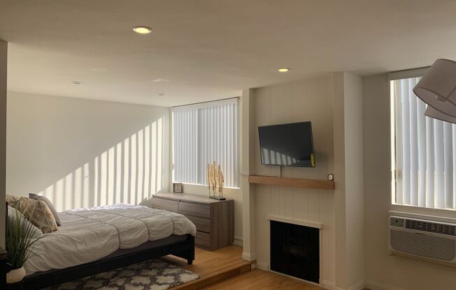West Knoll Plaza Apartments