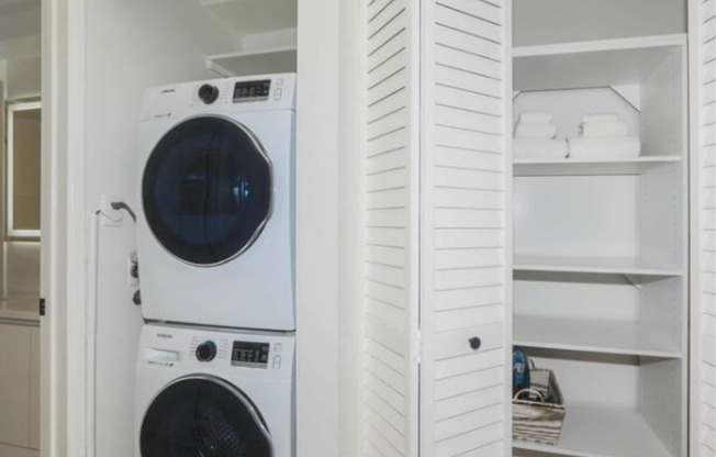 1 bed, 1 bath, $3,000, Unit # 1213