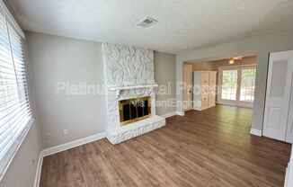 4 beds, 3 baths, 1,560 sqft, $2,300