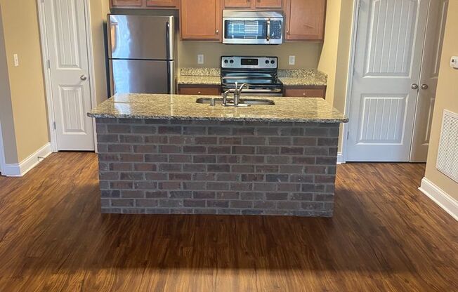 1 bed, 1 bath, 765 sqft, $825, Unit 177