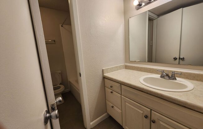 2 beds, 1 bath, 992 sqft, $1,400, Unit ABB-2-134