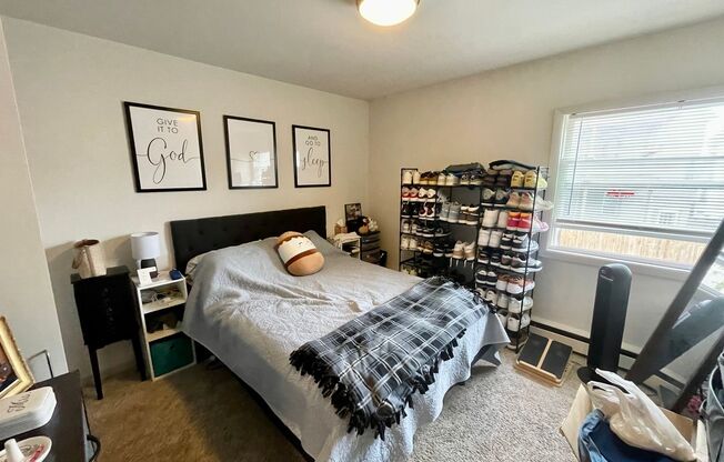 2 beds, 1 bath, $1,395, Unit 222