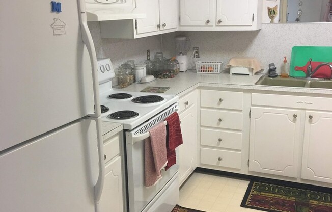 2 beds, 1 bath, $1,650