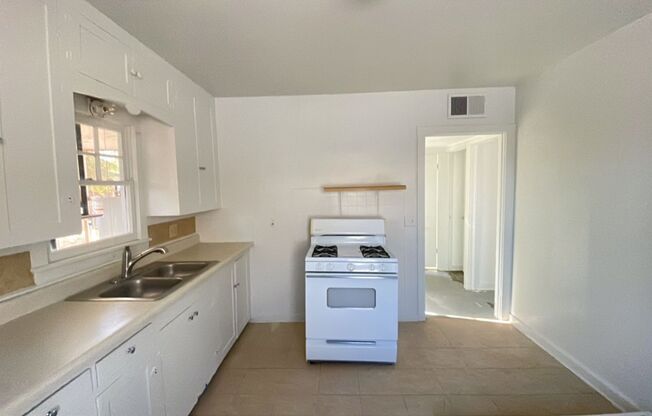 2 beds, 1 bath, $1,199