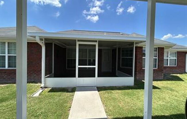 FALL MOVE-IN SPECIAL: FIRST FULL MONTH RENT FREE!**