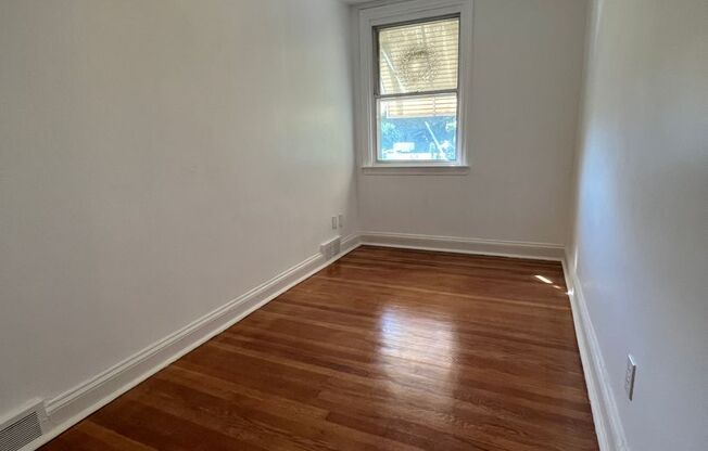 3 beds, 1 bath, $1,850