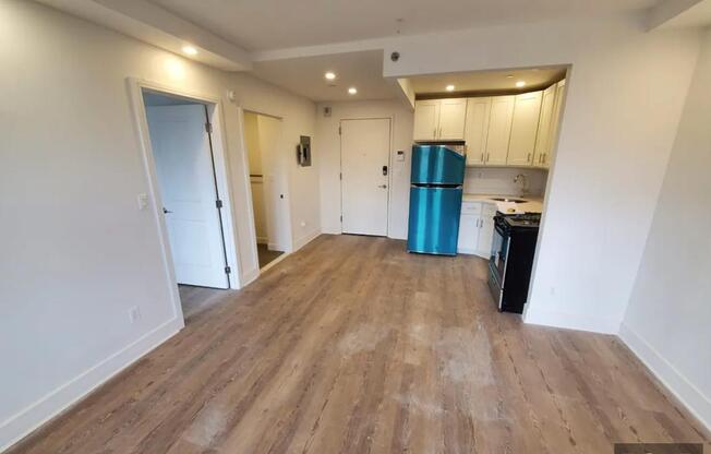 1 bed, 1 bath, $5,500, Unit 4D