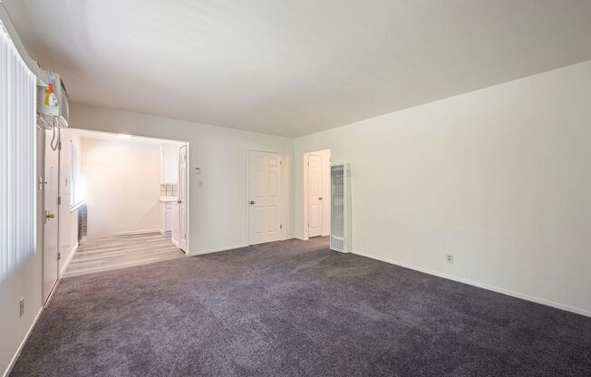 1372-1376 Creekside Dr.