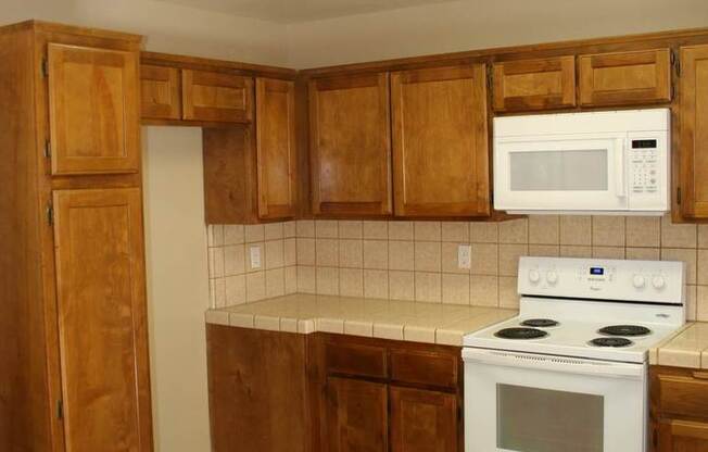 2 beds, 1.5 baths, $1,650, Unit UNIT B