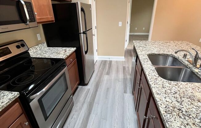 1 bed, 1 bath, 765 sqft, $795, Unit 03