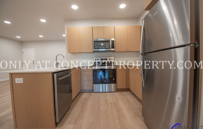 2 beds, 2 baths, 800 sqft, $2,299, Unit 1-208