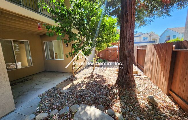 Spacious 4bd/3ba Elk Grove Home with 2 Car Garage