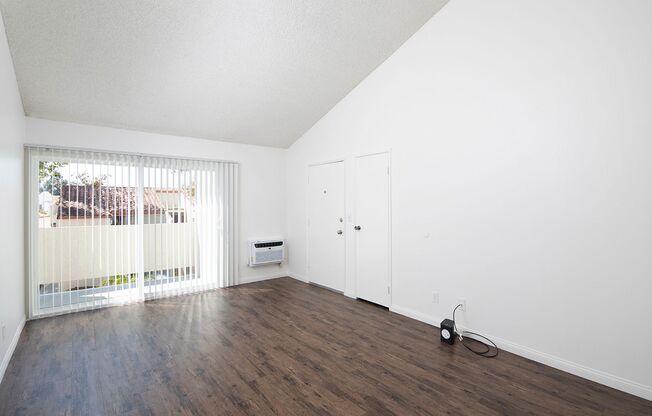 1 bed, 1 bath, 690 sqft, $1,850, Unit 078